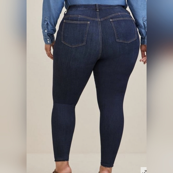Torrid Premium Denim Ultra Skinny Jeans in Verona Blue Women's Size 26R - Picture 3 of 13